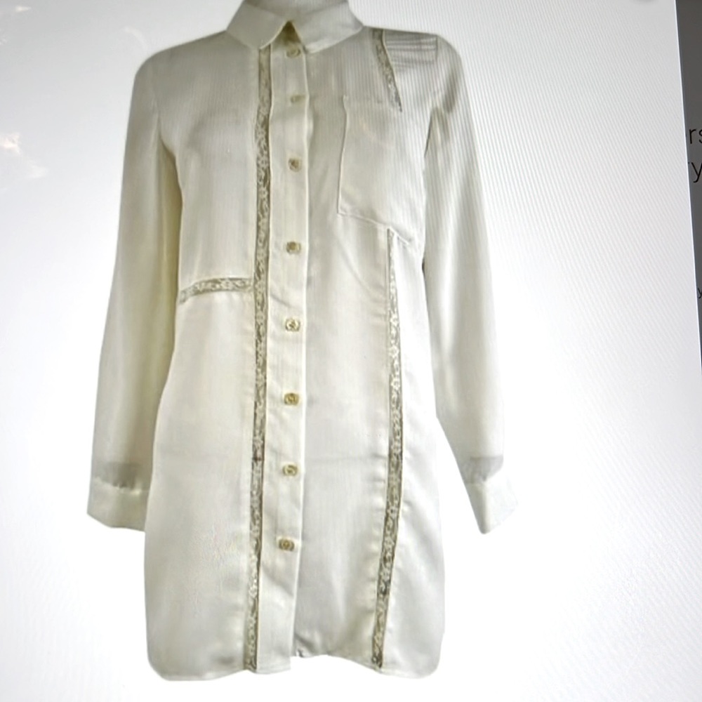 NEW❗️Vince Camuto Lace-trimmed Button Down Tunic